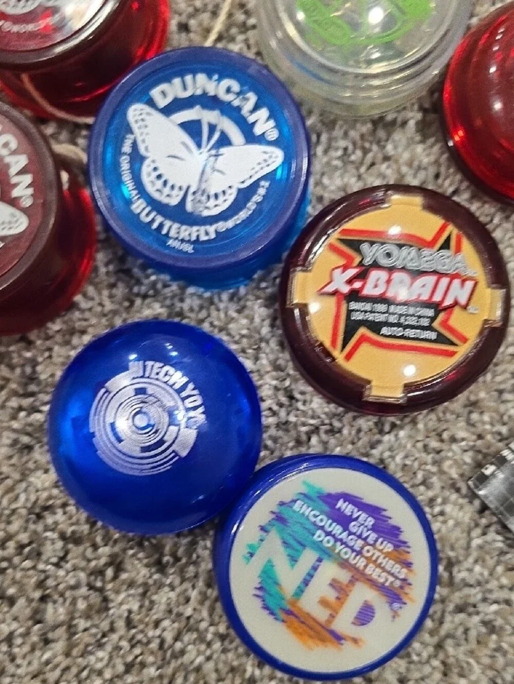 Assorted Set Of Vintage Yo-Yo with A 1955 Trick Book